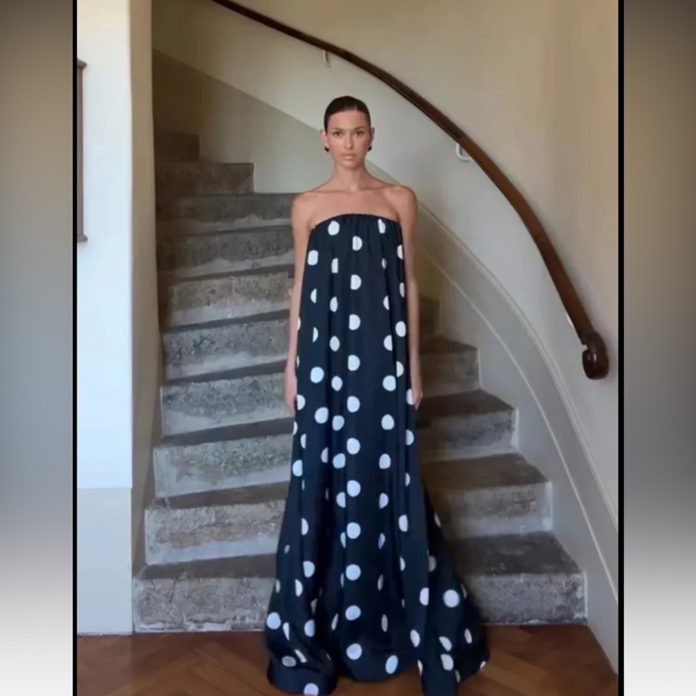 Elegant Black and White Polka Dot Strapless Dress